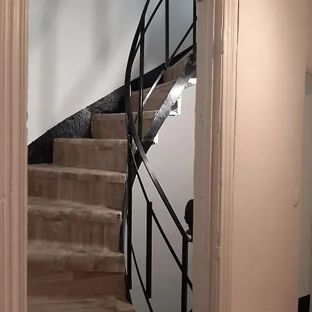 Maison De *